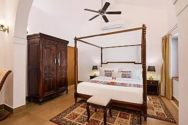 hotel with banquet hall in dhouj, gurugram - elivaas the aravalli reserve the bliss 3 bhk villa with pvt pool & jacuzzi