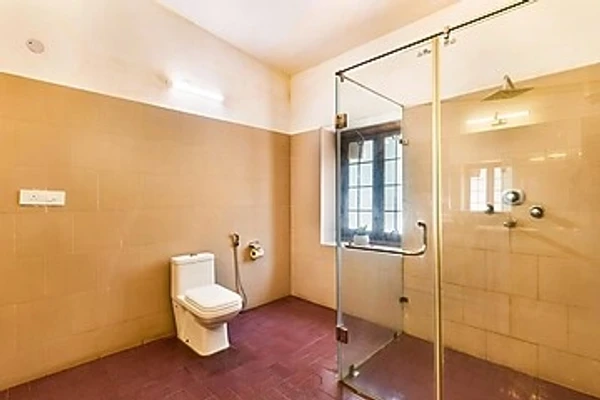hotel room booking in dhouj, gurugram - elivaas the aravalli reserve the bliss 3 bhk villa with pvt pool & jacuzzi