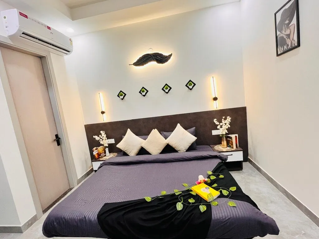 best romantic hotels in feather nest stay gurugram