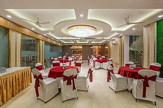 unmarried couple friendly hotels in haris court cyber city gurugram