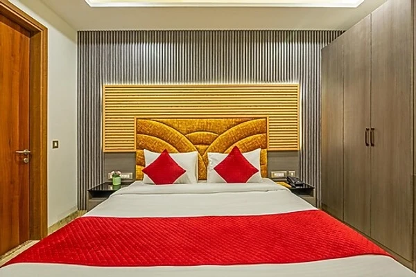 best day stay hotels in haris court cyber city gurugram