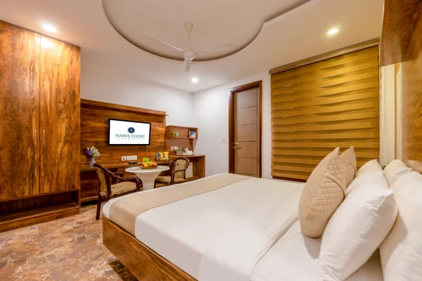 family hotel with pool in dlf phase 3, gurugram - haris court cyber city