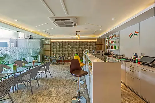 best luxury hotel in haris court cyber hub gurugram