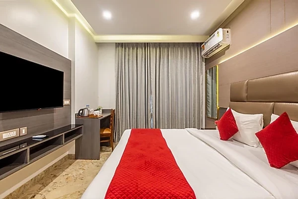 cheap and best hotels in haris court cyber hub gurugram