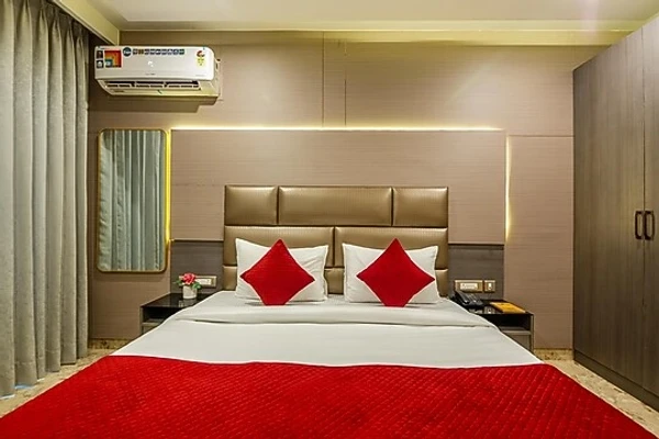 hotel with banquet hall in sector 24, gurugram - haris court cyber hub