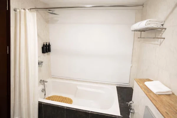 hotel near gurugram railway station - hotel amber palace