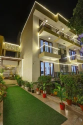 hotel with free parking in sector 43, gurugram - hotel b stays gurugram