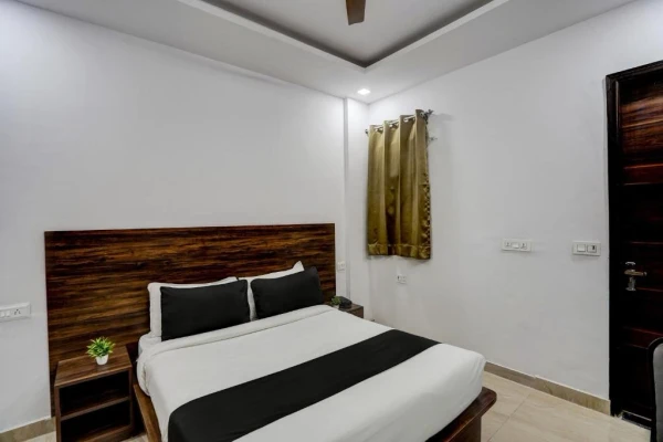 cheap and best hotels in hotel cloud bay gurugram