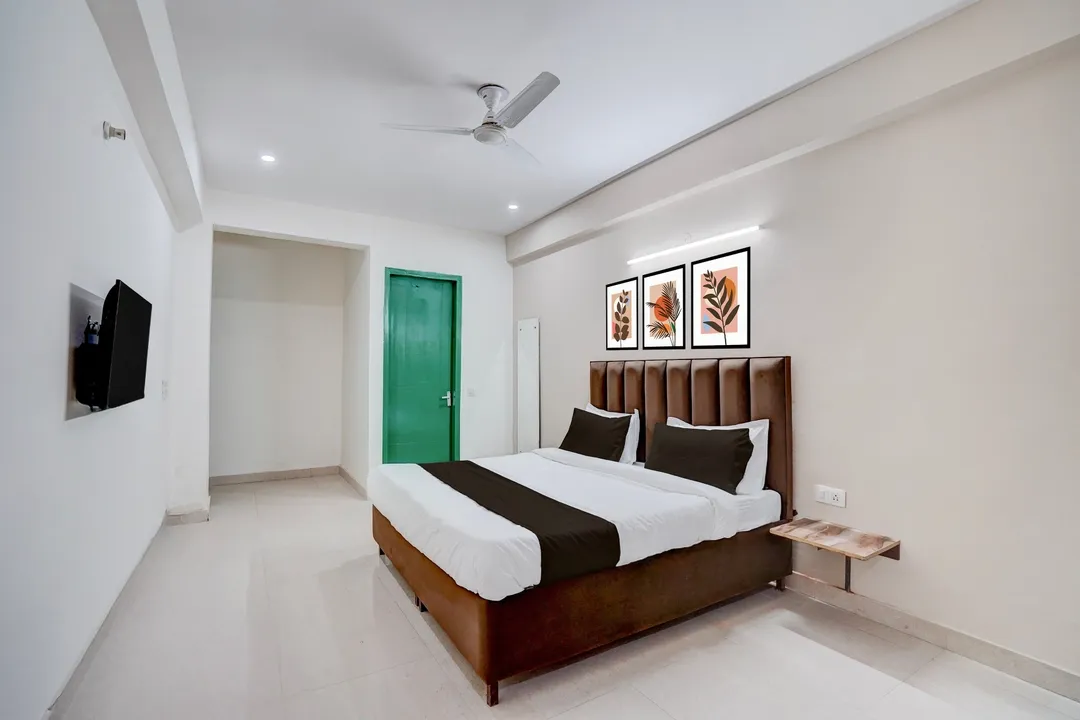 day use hotels in hotel cyberhub suits gurugram