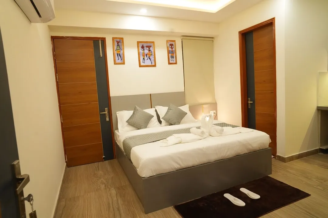 day time hotels in hotel elite suites gurugram