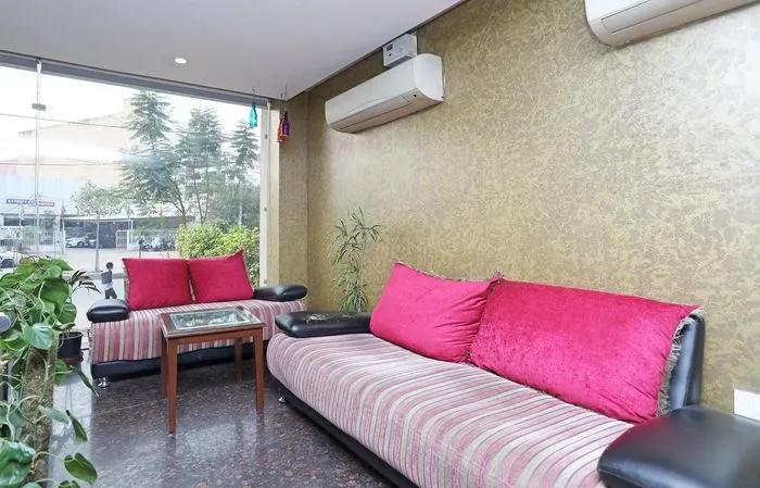 hotel with meeting room in sector 20, gurugram - hotel florainn