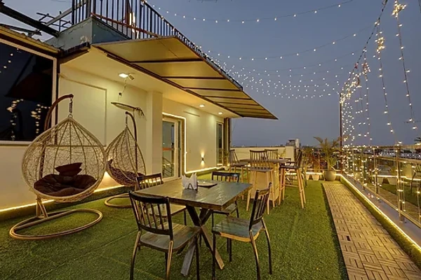 couple friendly hotels in hotel grey sky gurugram