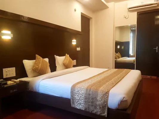 hotel with swimming pool in dlf phase 2, gurugram - hotel haris court mg road gurugram