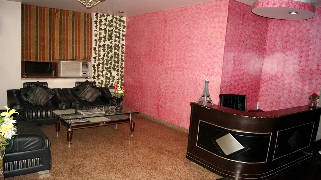 couple friendly hotels in hotel le regent gurugram