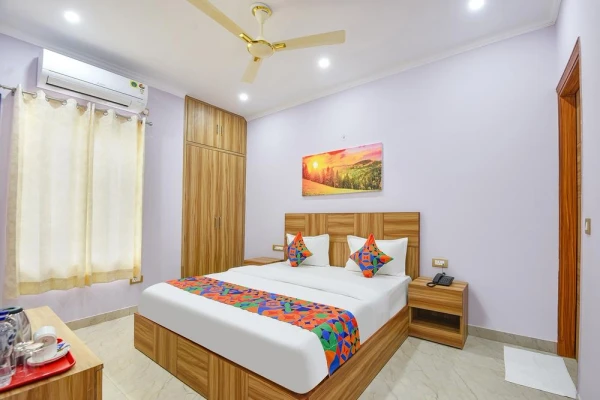 corporate hotels in hotel naveen stay gurugram