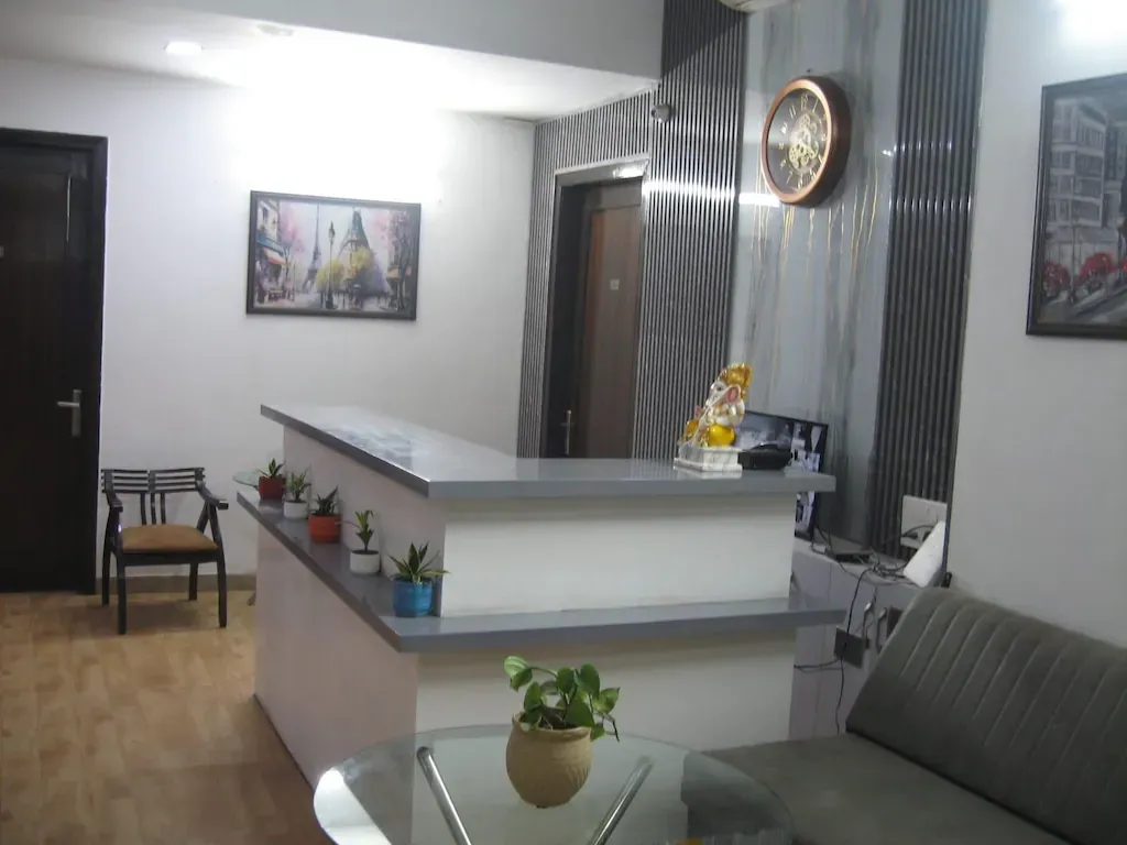 4 star hotels in hotel posh classic gurugram