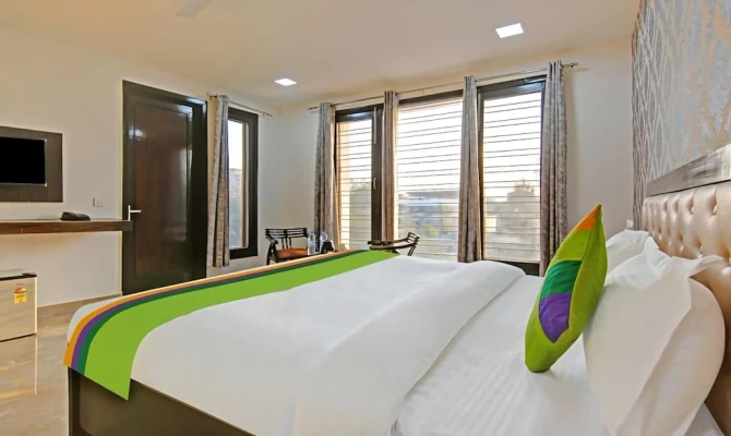 3 star hotel in sector 45, gurugram - hotel posh classic