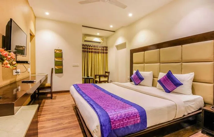 best hotels for few hours in hotel smart inn villa gurugram