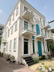 couple hotels in hotel the luxotic suites gurugram
