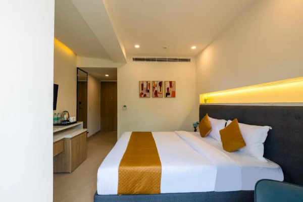 business hotels in limewood signature golf course extension road gurugram