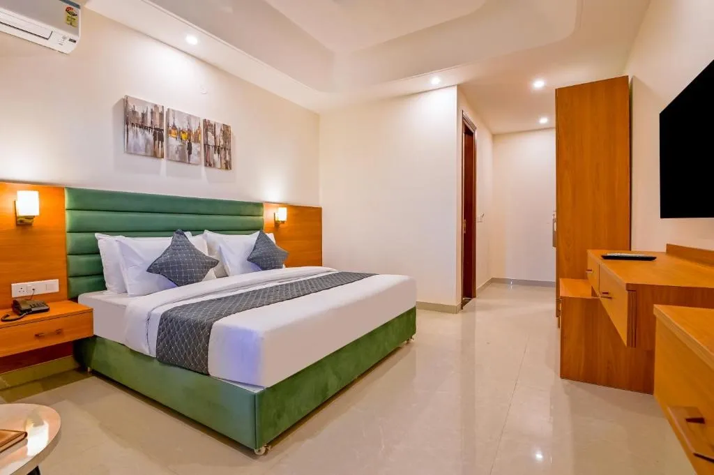cheap hotels in limewood signature - golf course road gurugram