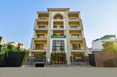 best 3 star hotels in limewood signature - golf course road gurugram