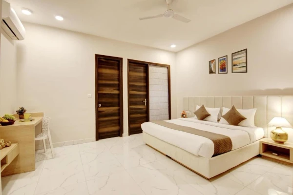 5 star hotels in limewood stay corporate huda city centre gurugram