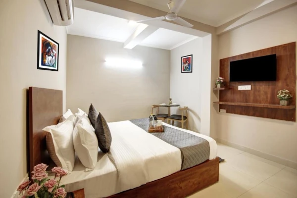 best hotels for couple in limewood stay huda city centre gurugram