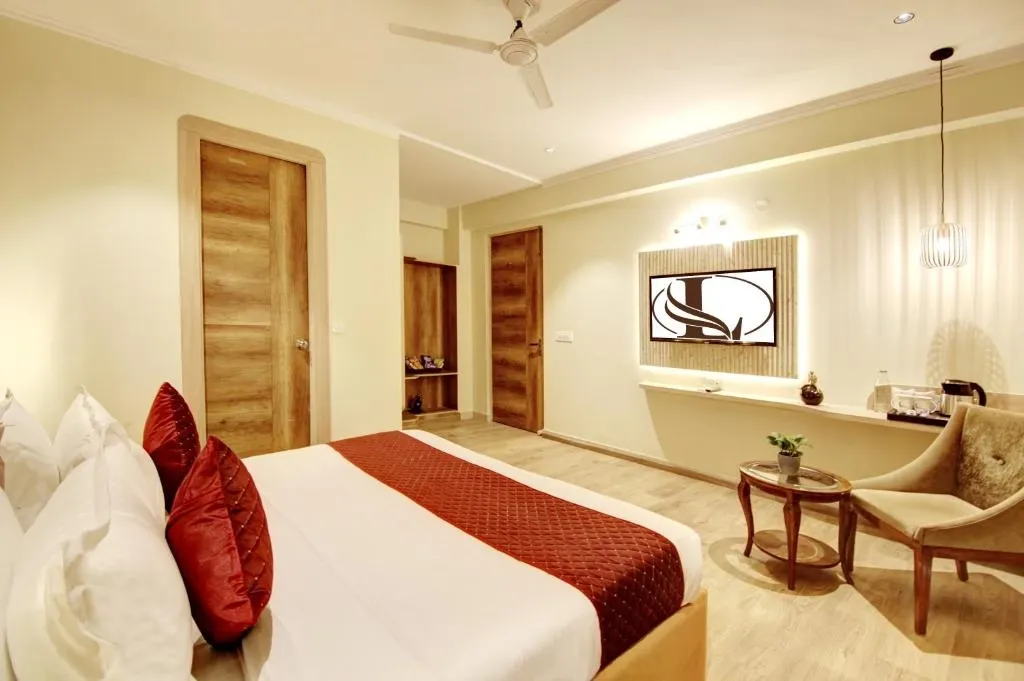 best short stay hotels in limewood stay mall 51, sector 51 gurugram
