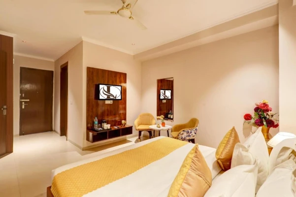 top hotels in limewood stay oasis sector 52 gurugram