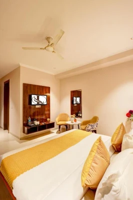 5 star hotels in limewood stay oasis sector 52 gurugram