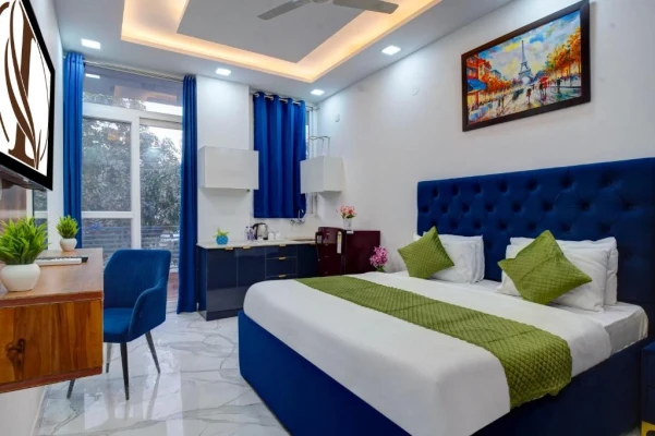 hotels for couple in limewood stay sector 29 gurugram