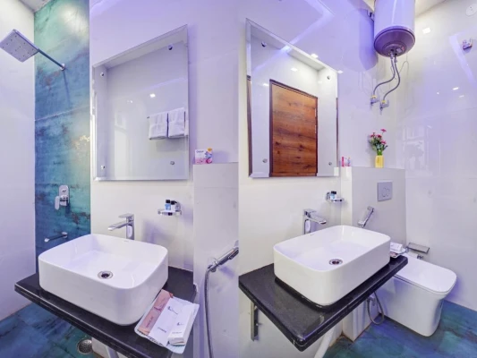 honeymoon hotels in limewood stay sector 29 gurugram