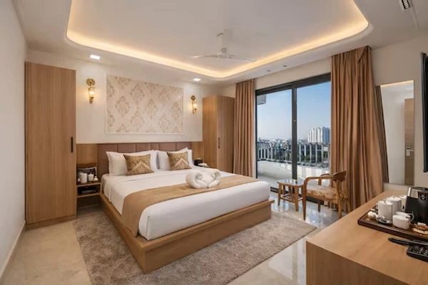 luxury hotel in qotel siganture golf course road gurugram