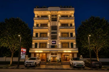 hotel near gurugram airport - qotel siganture golf course road