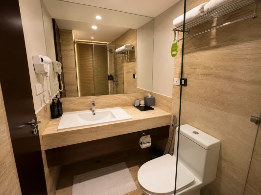 hotel with gym in sector 14, gurugram - quality inn gurugram