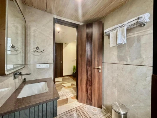 sector 43, gurugram hotel booking - quickin stayz by the aikaya