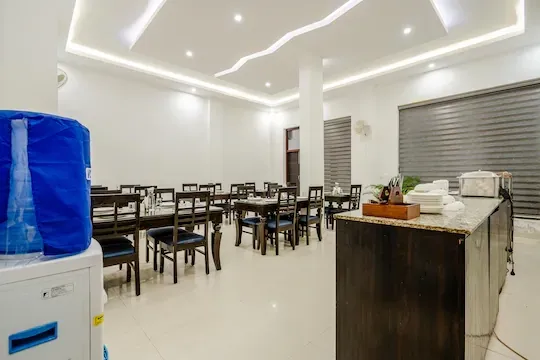 hotel with party hall in sector 43, gurugram - royal residence golf view