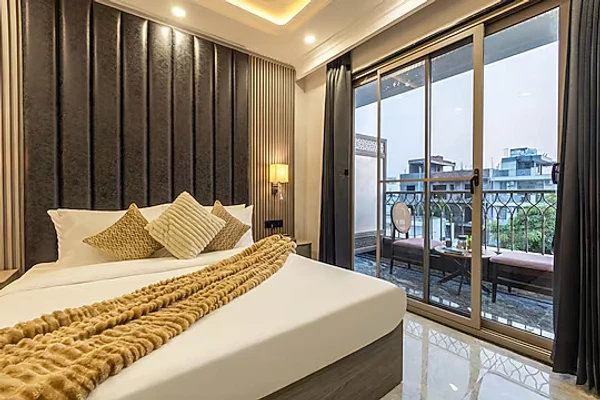 top luxury hotels in saltstayz premier near sector 44 corporate hub gurugram