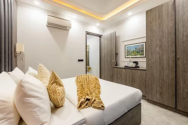 early check in hotels in saltstayz premier near sector 44 corporate hub gurugram