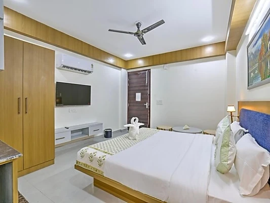 hotel with swimming pool in sector 38, gurugram - sky luxuria