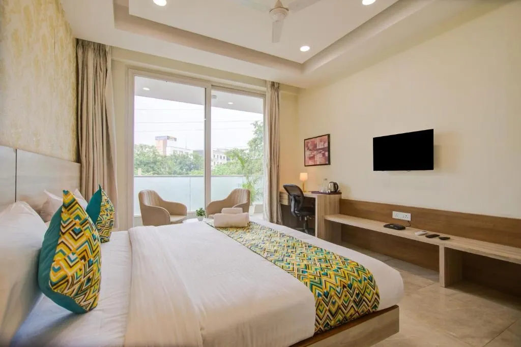 best luxury hotels in stays & cofy gurugram