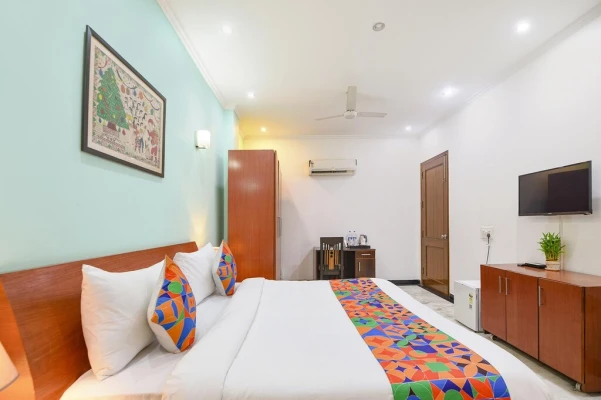 hotel with gym in sector 28, gurugram - stepinn the silken stay