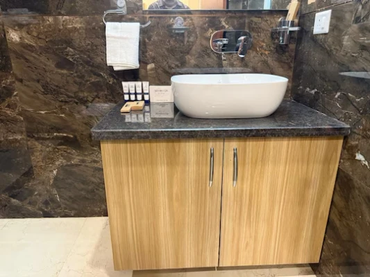 hotel with free parking in sector 43, gurugram - sukhvan residency