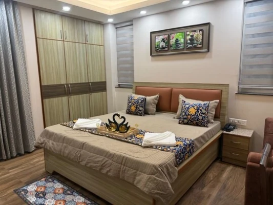 hotel with banquet hall in sector 43, gurugram - sukhvan residency