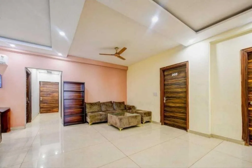 best 24 hours check in hotels in super townhouse hotel spr road gurugram