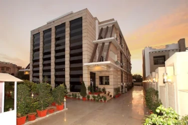group holiday hotels in trevon inn gurugram gurugram