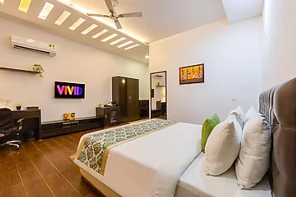 hotel with meeting room in sector 38, gurugram - vivid boutique hotel by the hoften gurugram