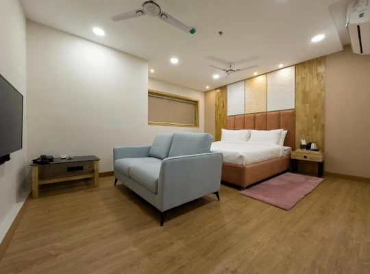 hotel in west nada, guruvayur for family - 7 apple hotel guruvayur