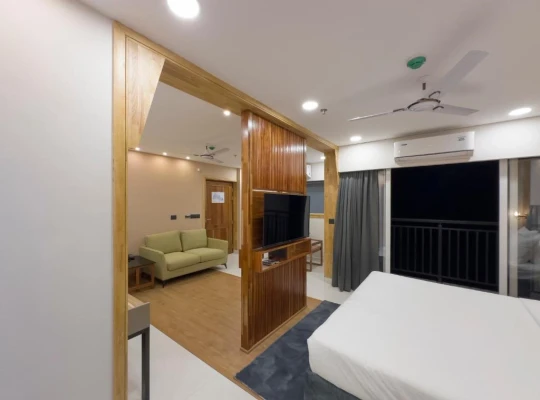 hotel with meeting room in west nada, guruvayur - 7 apple hotel guruvayur